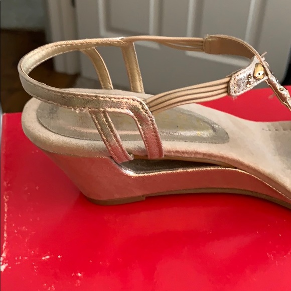 New York Transit (Veer This Way) Wedge Sandals - Picture 3 of 7